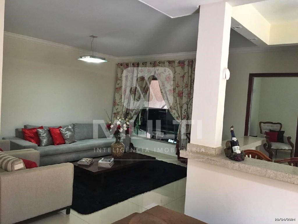 Casa à venda com 4 quartos, 396m² - Foto 1