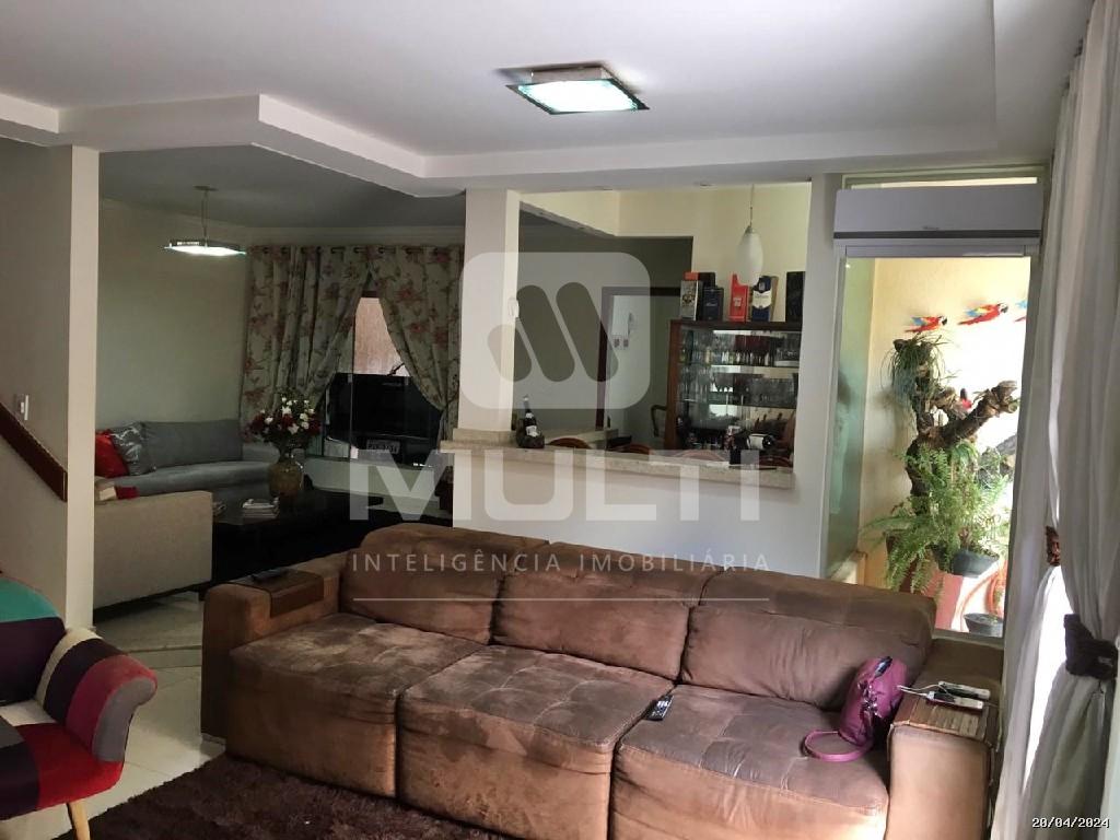 Casa à venda com 4 quartos, 396m² - Foto 2