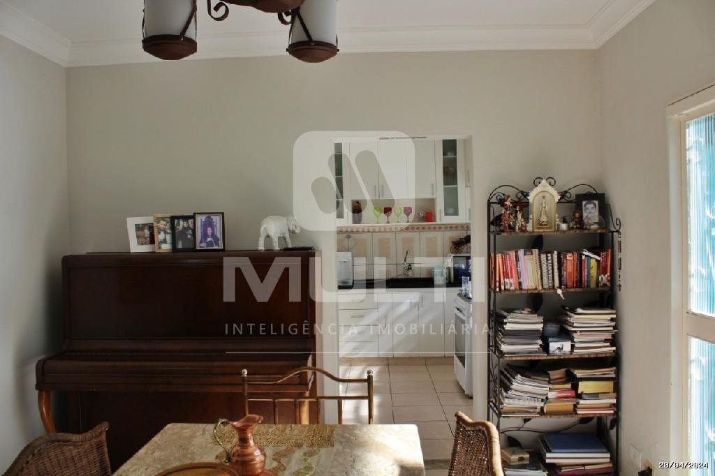Casa à venda com 3 quartos, 186m² - Foto 2