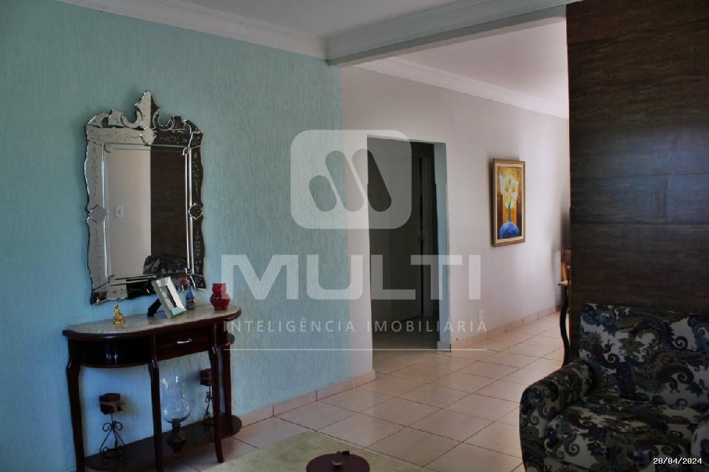 Casa à venda com 3 quartos, 186m² - Foto 4