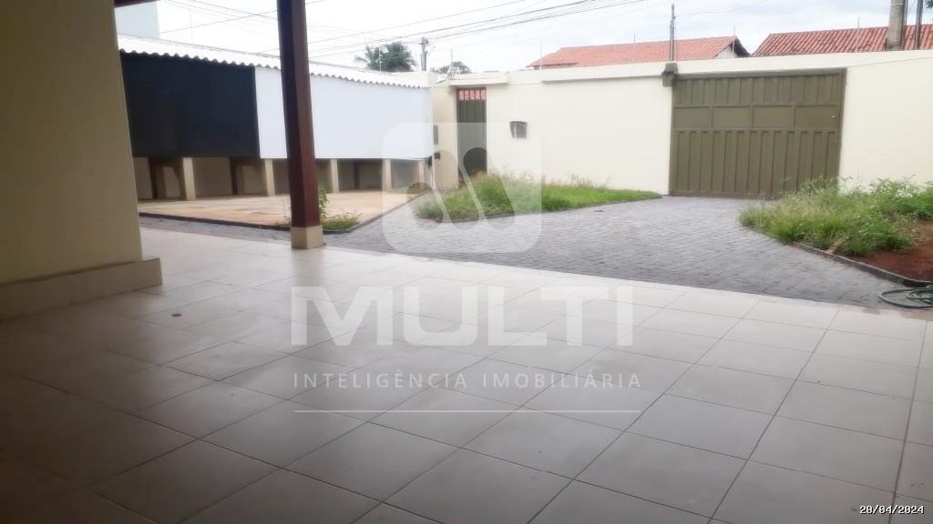 Casa, 3 quartos, 220 m² - Foto 1