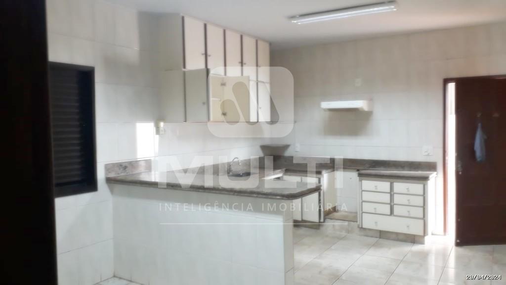 Casa, 3 quartos, 220 m² - Foto 3