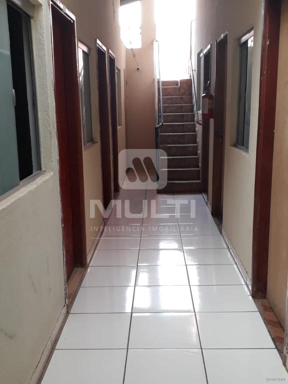 Prédio Inteiro à venda com 2 quartos, 300m² - Foto 2