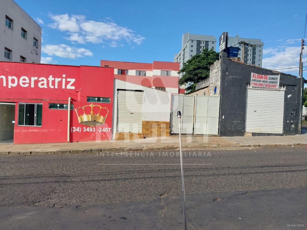 Prédio Inteiro à venda com 2 quartos, 300m² - Foto 17
