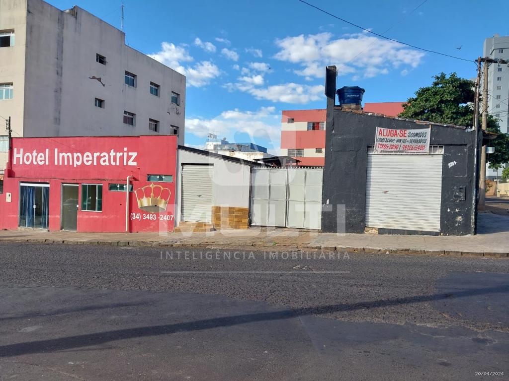 Prédio Inteiro à venda com 2 quartos, 300m² - Foto 19