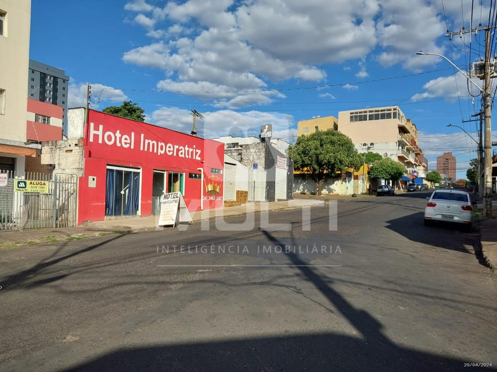 Prédio Inteiro à venda com 2 quartos, 300m² - Foto 22