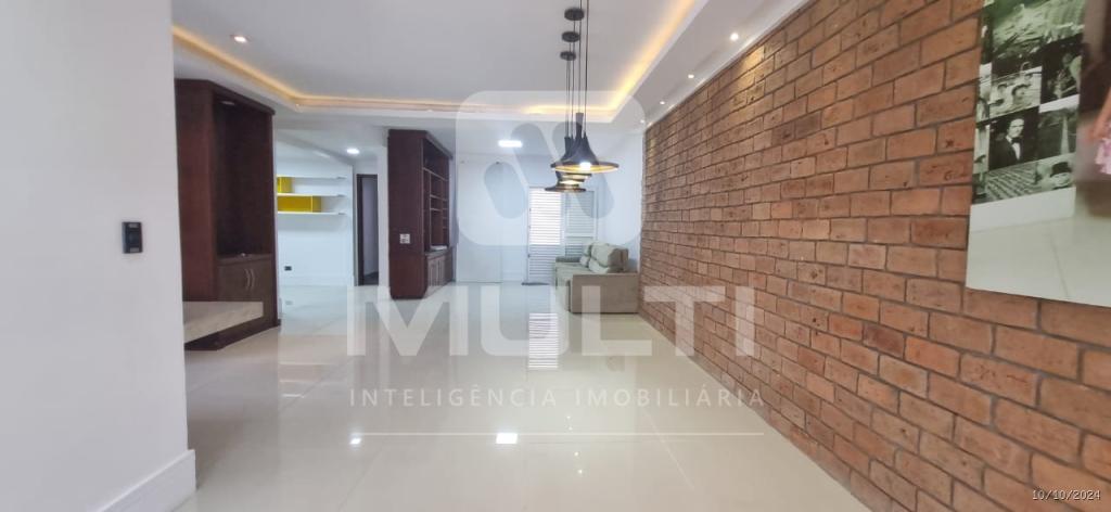 Casa à venda com 3 quartos, 228m² - Foto 5