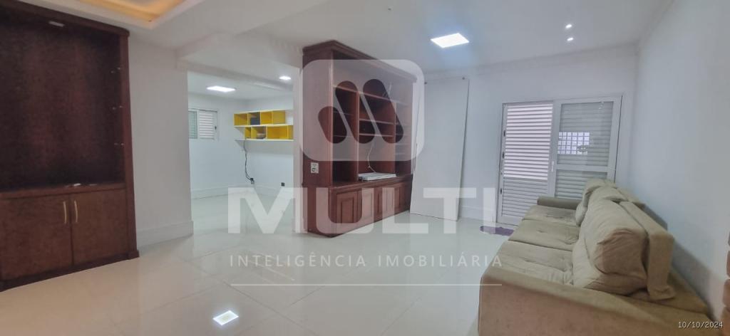 Casa à venda com 3 quartos, 228m² - Foto 6