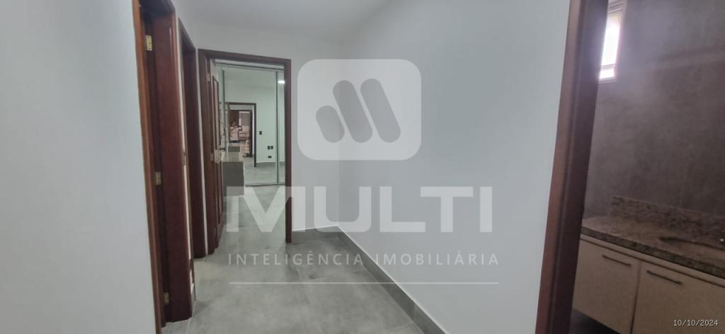 Casa à venda com 3 quartos, 228m² - Foto 12