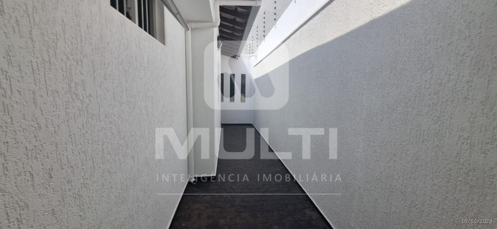Casa à venda com 3 quartos, 228m² - Foto 21