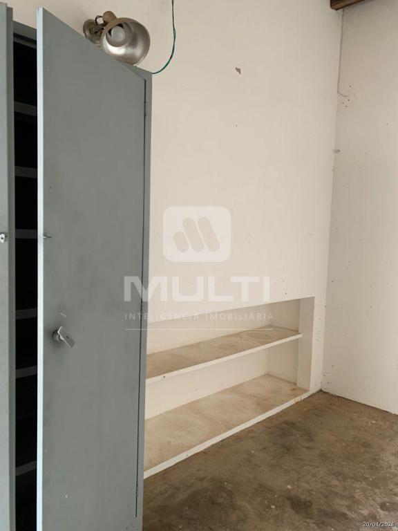 Casa à venda com 3 quartos, 324m² - Foto 10