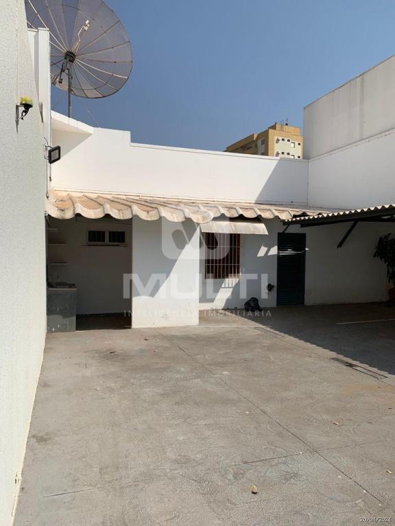Casa à venda com 3 quartos, 324m² - Foto 11