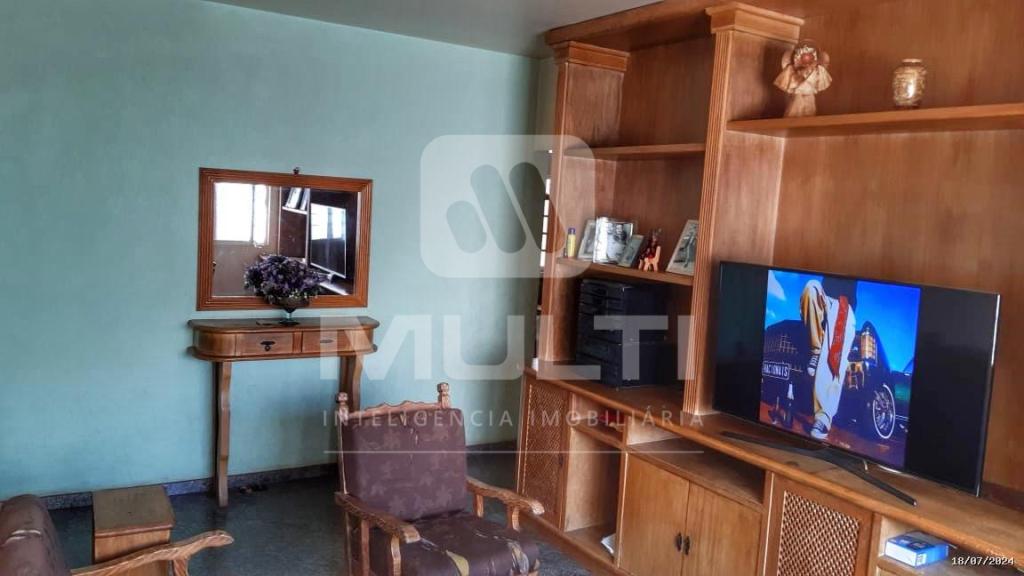 Casa, 4 quartos, 260 m² - Foto 2