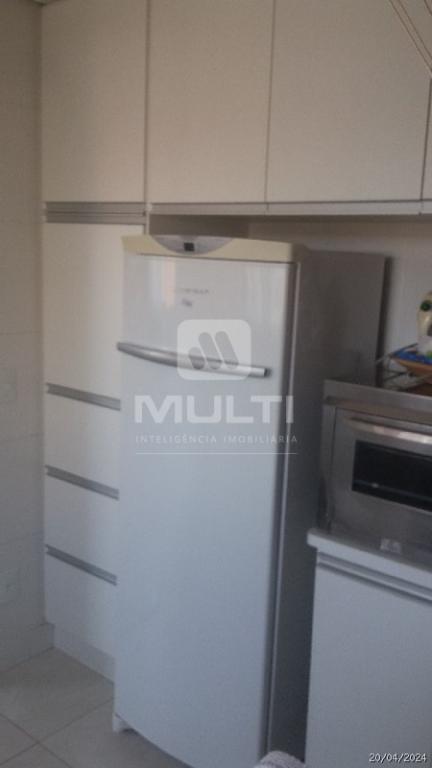 Apartamento à venda com 3 quartos, 185m² - Foto 4