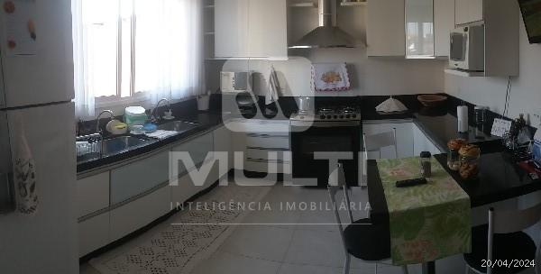 Apartamento à venda com 3 quartos, 185m² - Foto 5