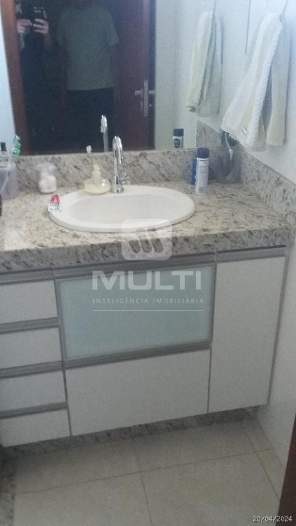 Apartamento à venda com 3 quartos, 185m² - Foto 11