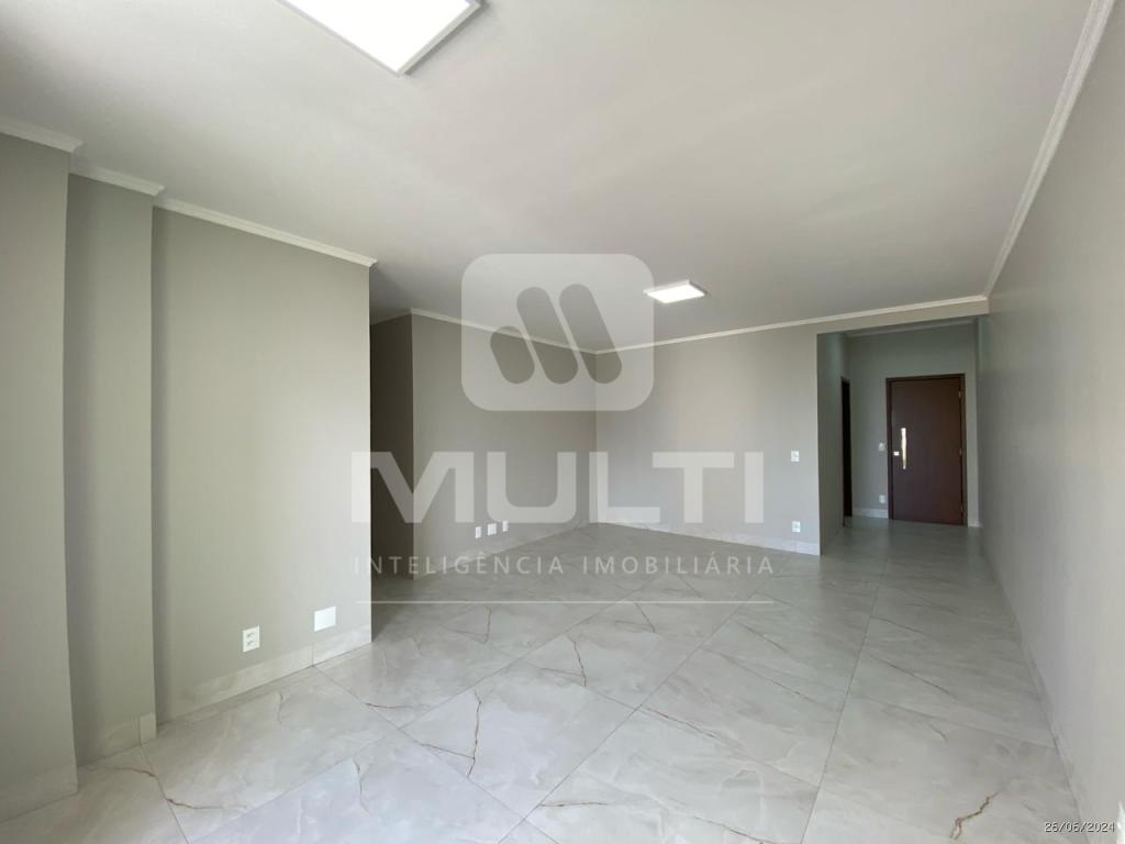 Apartamento à venda com 3 quartos, 105m² - Foto 1