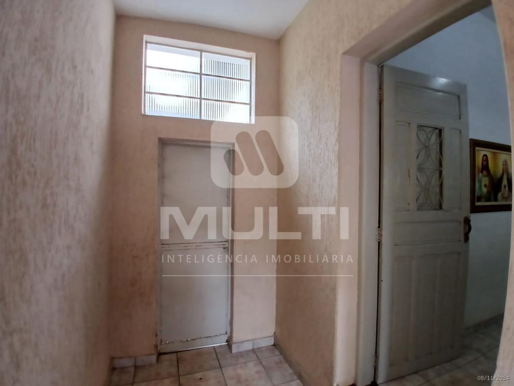 Casa à venda com 3 quartos, 264m² - Foto 3