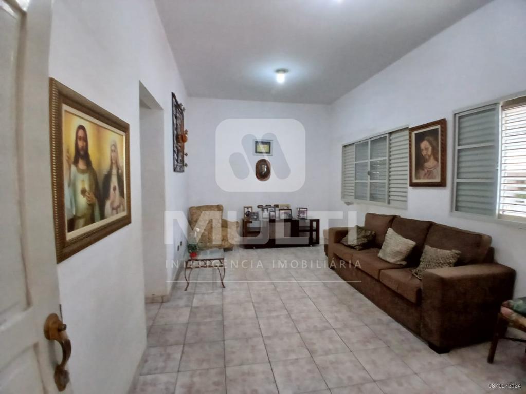 Casa à venda com 3 quartos, 264m² - Foto 4