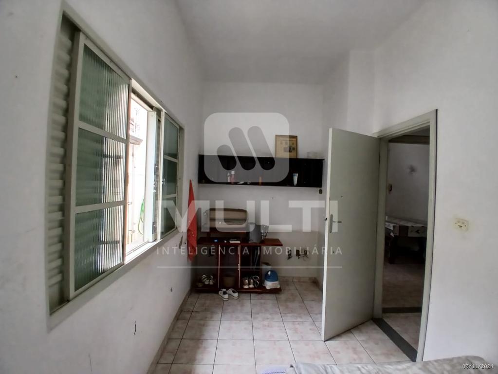 Casa à venda com 3 quartos, 264m² - Foto 8