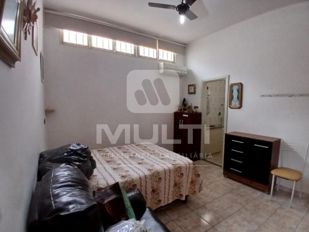 Casa à venda com 3 quartos, 264m² - Foto 11