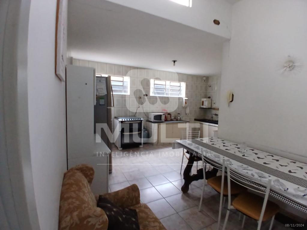 Casa à venda com 3 quartos, 264m² - Foto 16