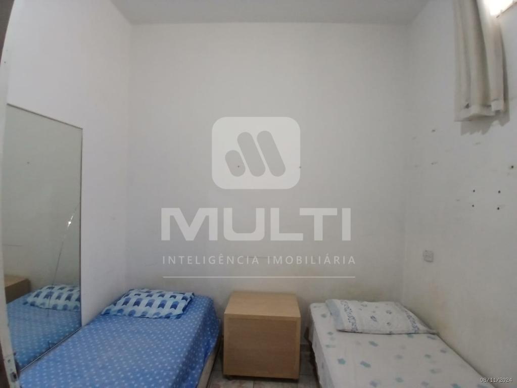 Casa à venda com 3 quartos, 264m² - Foto 17