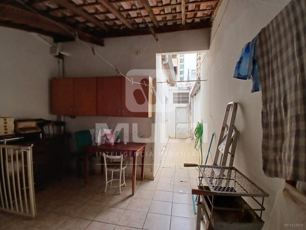 Casa à venda com 3 quartos, 264m² - Foto 22