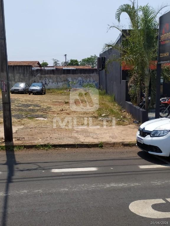Terreno à venda com 1 quarto, 330m² - Foto 1