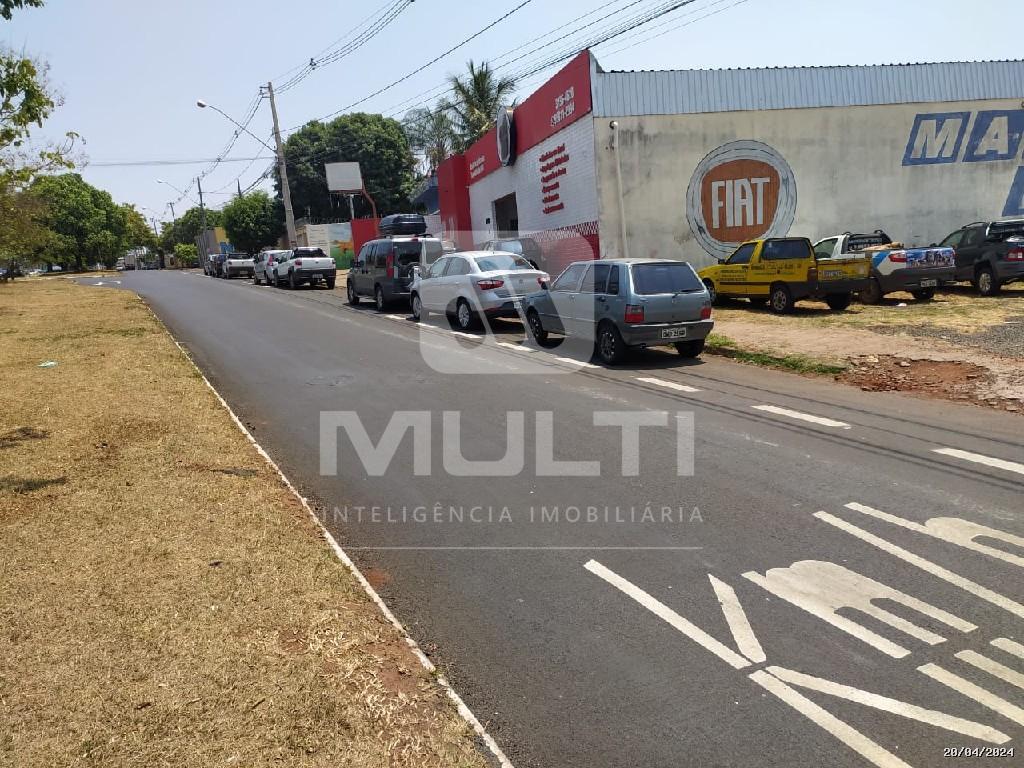 Terreno à venda com 1 quarto, 330m² - Foto 3