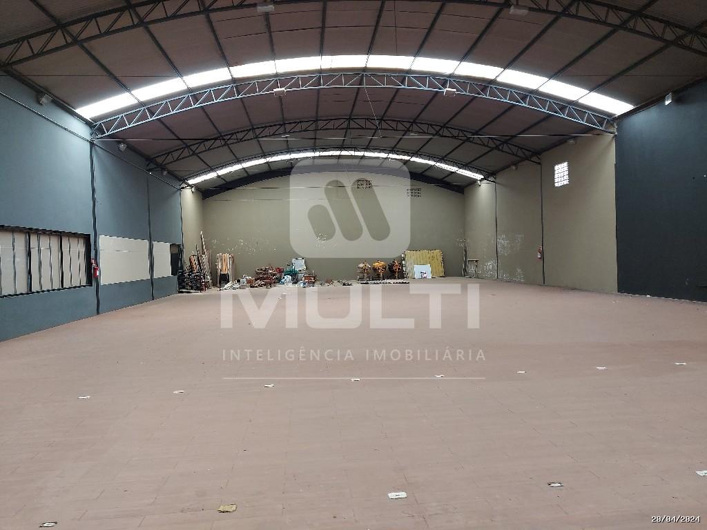 Prédio Inteiro à venda com 1 quarto, 884m² - Foto 1
