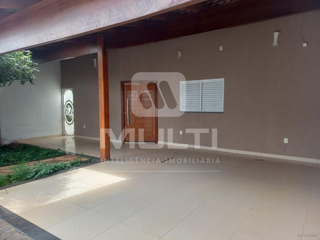 Casa à venda com 5 quartos, 250m² - Foto 2