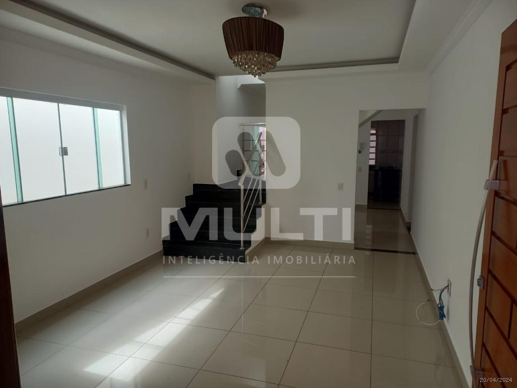 Casa à venda com 5 quartos, 250m² - Foto 4