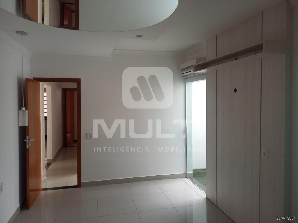 Casa à venda com 5 quartos, 250m² - Foto 11