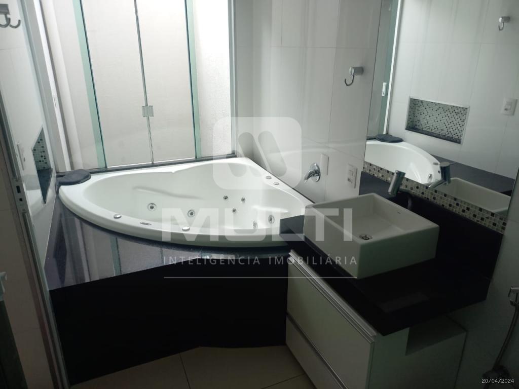Casa à venda com 5 quartos, 250m² - Foto 15