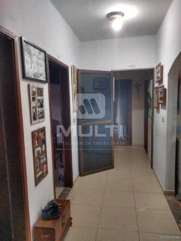 Casa, 3 quartos, 327 m² - Foto 1