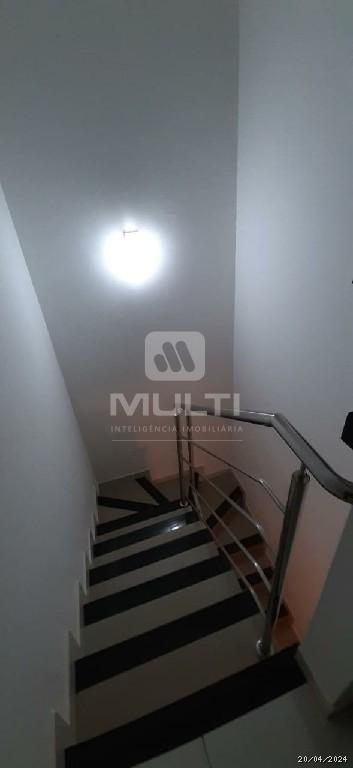 Cobertura à venda com 4 quartos, 200m² - Foto 4