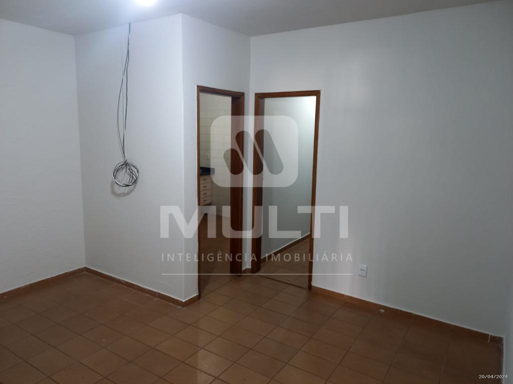 Casa à venda com 3 quartos, 90m² - Foto 4