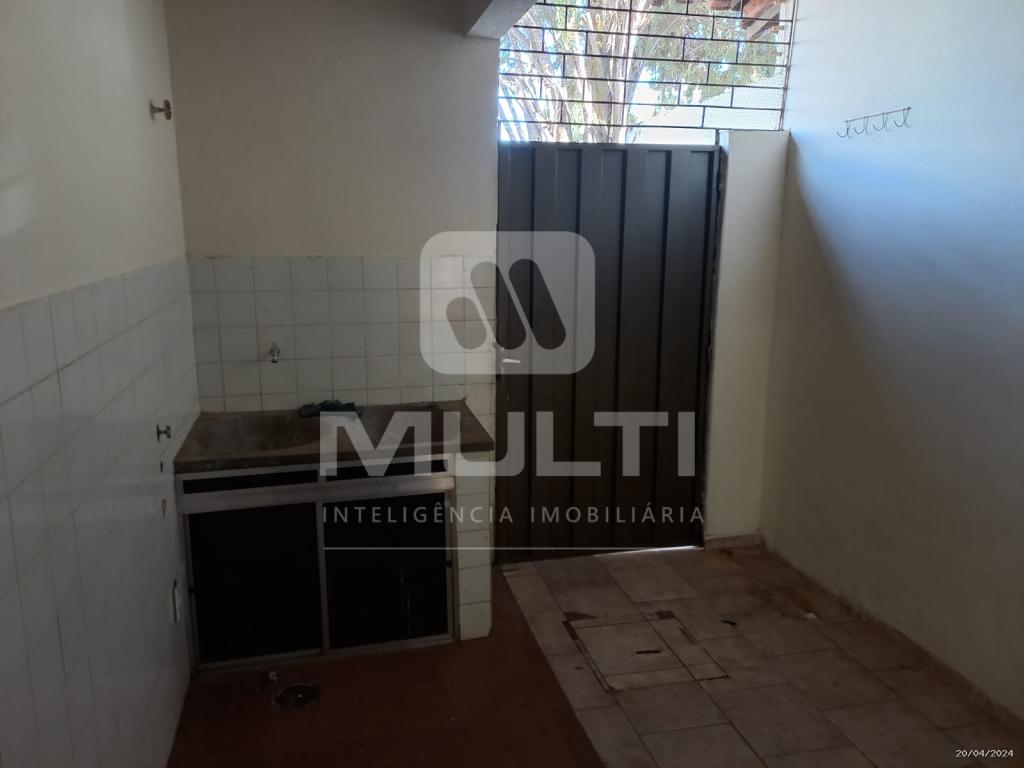 Casa à venda com 3 quartos, 90m² - Foto 12