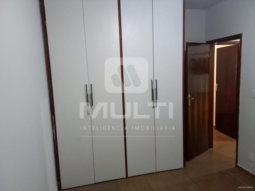 Casa à venda com 3 quartos, 90m² - Foto 14