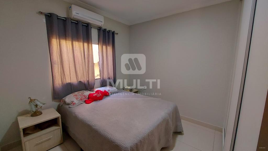 Casa à venda com 3 quartos, 400m² - Foto 9