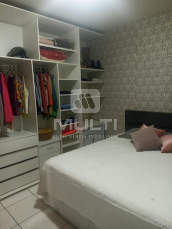 Casa à venda com 3 quartos, 70m² - Foto 6