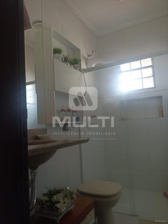 Casa à venda com 3 quartos, 70m² - Foto 8