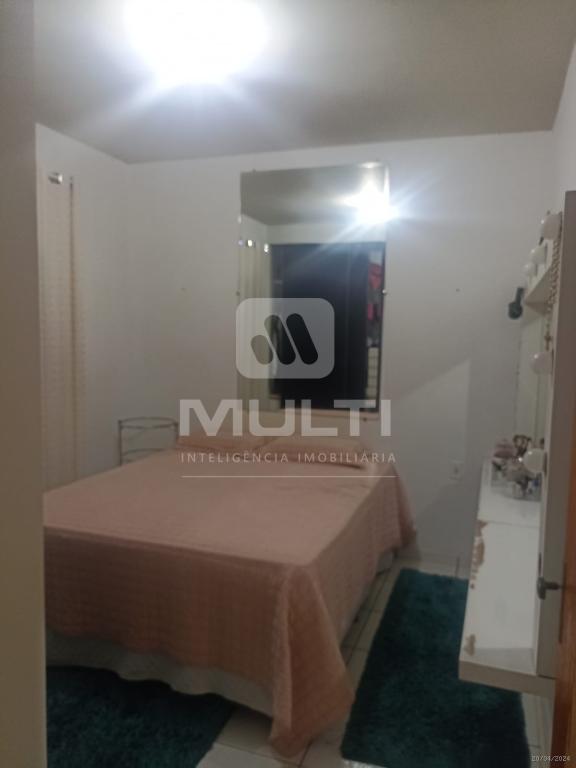 Casa à venda com 3 quartos, 70m² - Foto 9