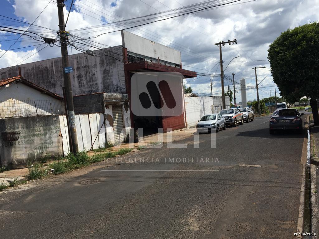 Casa à venda com 3 quartos, 100m² - Foto 1