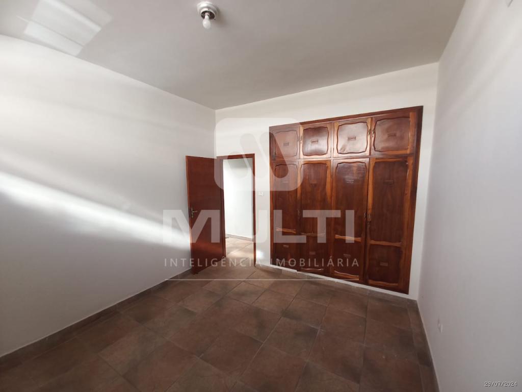 Casa à venda com 3 quartos, 219m² - Foto 5