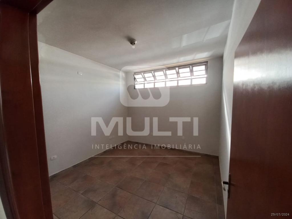 Casa à venda com 3 quartos, 219m² - Foto 7