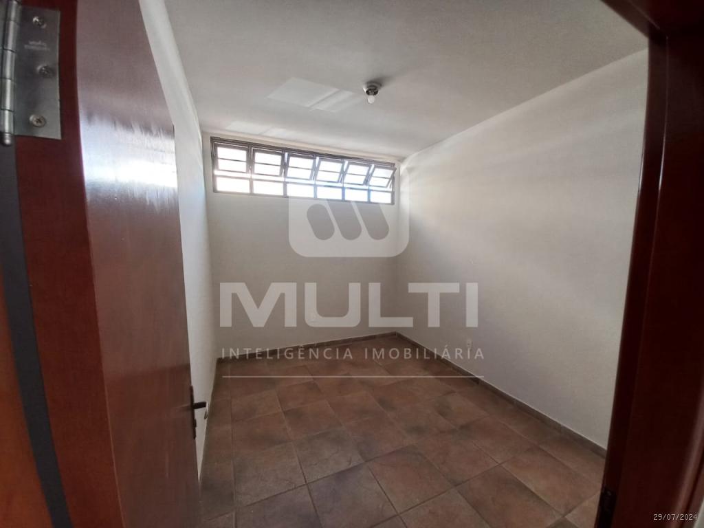 Casa à venda com 3 quartos, 219m² - Foto 8