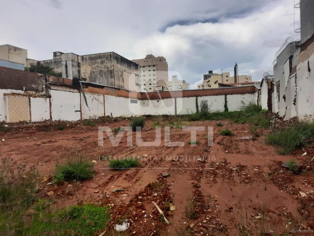Terreno à venda com 1 quarto, 595m² - Foto 5