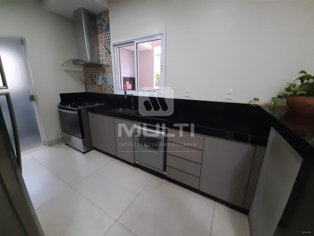 Casa à venda com 3 quartos, 235m² - Foto 8